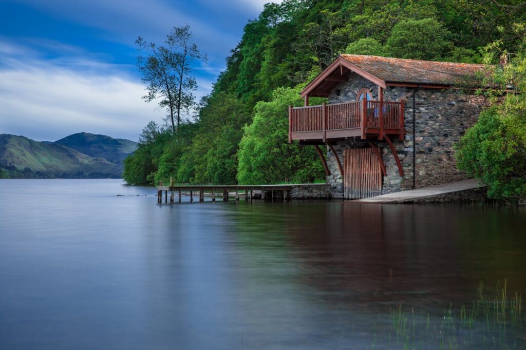 boat-house-cottage-waters-lake-65225-65225.jpg